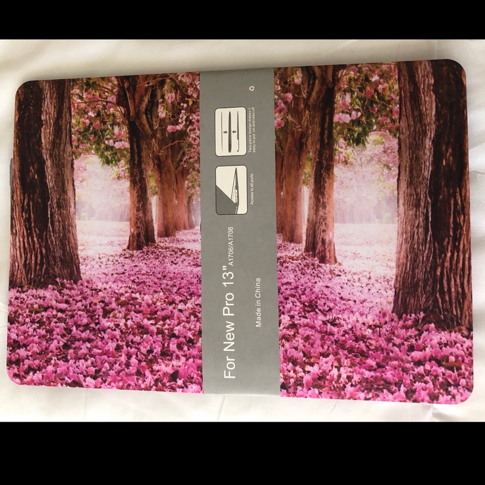 NWT- MacBook Pro 13” laptop case